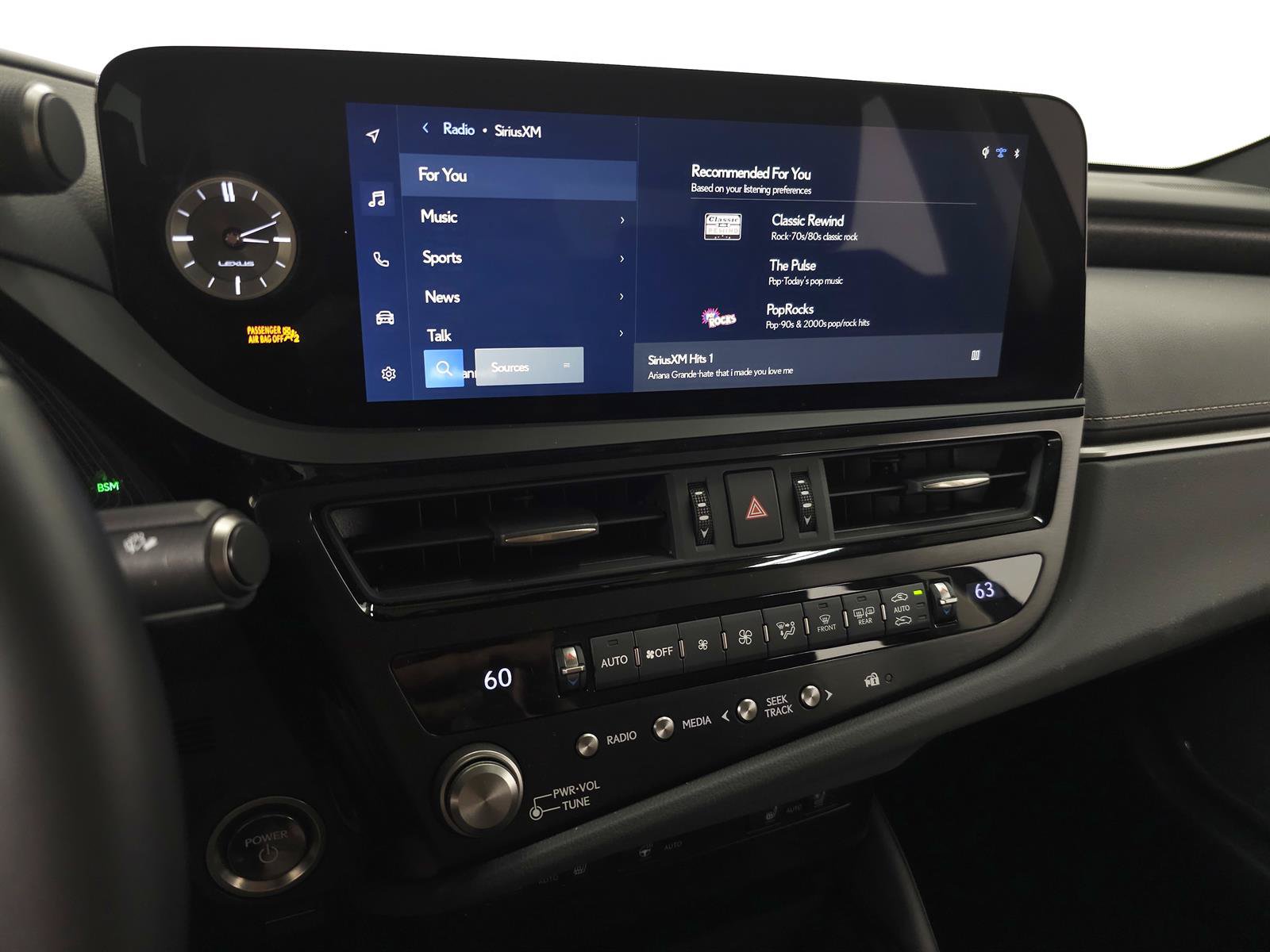 Used 2024 Lexus ES 300h w/ Premium Package FWD image 25