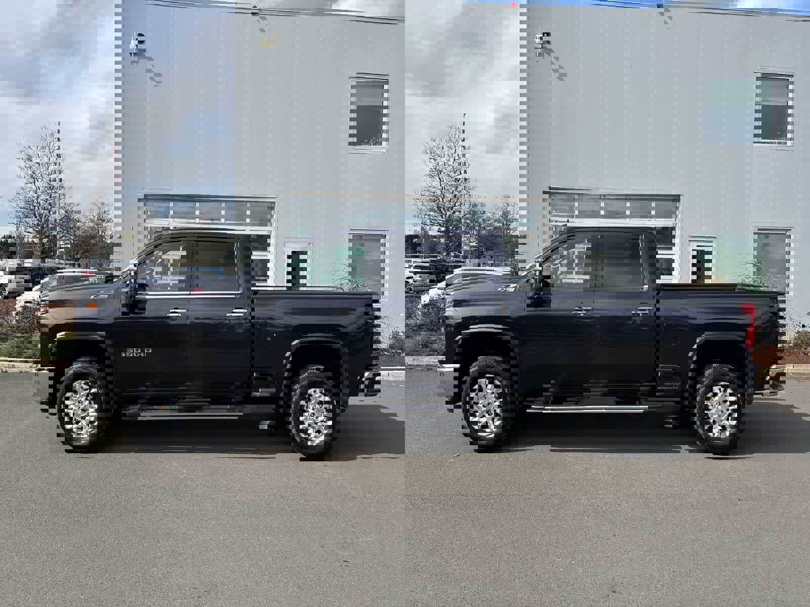 Used 2024 Chevrolet Silverado 3500 LTZ w/ LTZ Convenience Package image 2