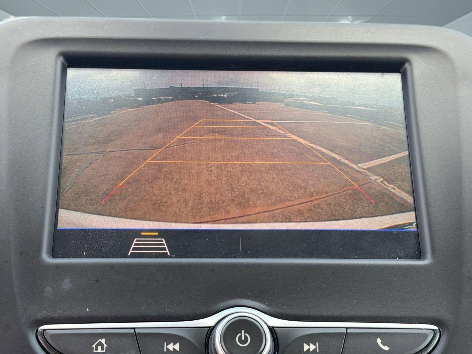 Used 2021 Chevrolet Equinox LS w/ LS Convenience Package image 24