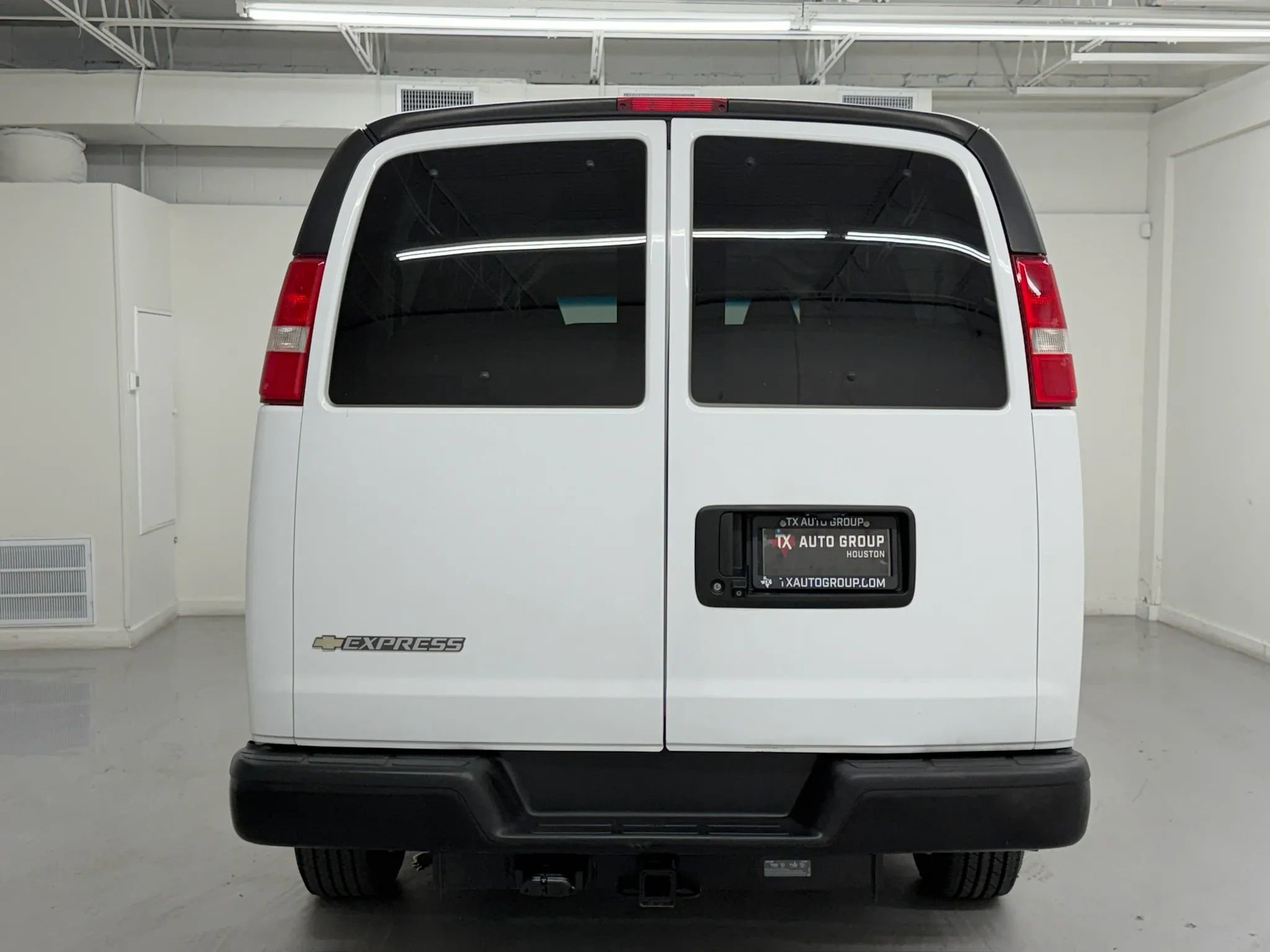 Used 2023 Chevrolet Express 3500 LS RWD image 6