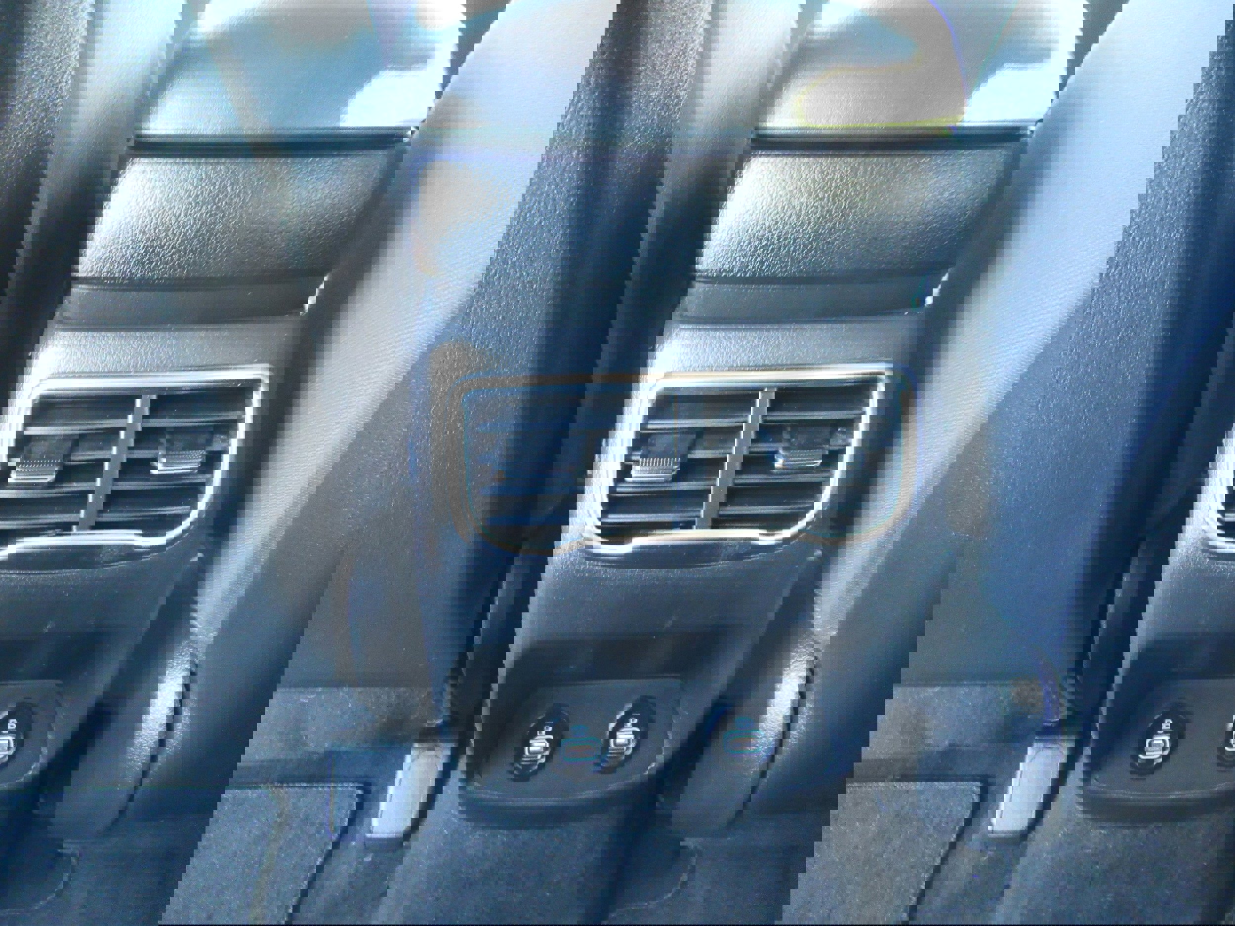 Used 2022 Hyundai Santa Fe SEL w/ Convenience Package image 16