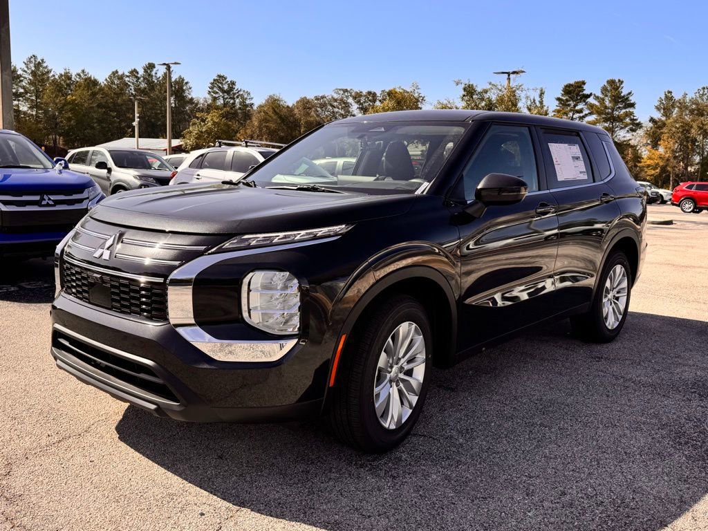 New 2026 Mitsubishi Outlander ES image 3