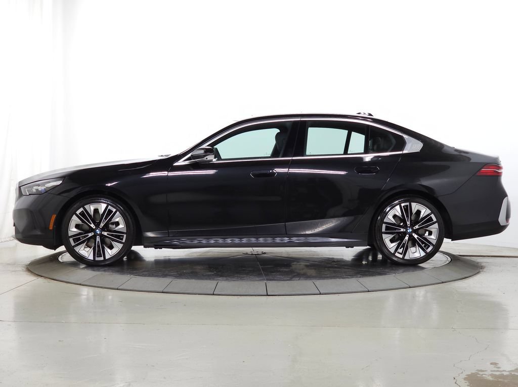 Used 2024 BMW 540i xDrive AWD/4WD image 5