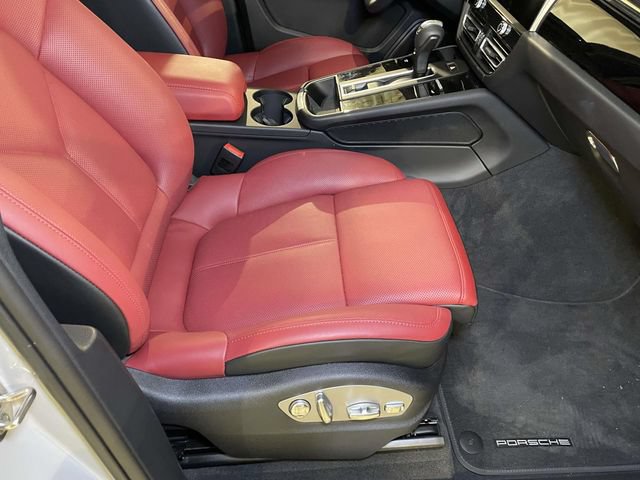 Certified 2026 Porsche Macan S AWD/4WD image 24