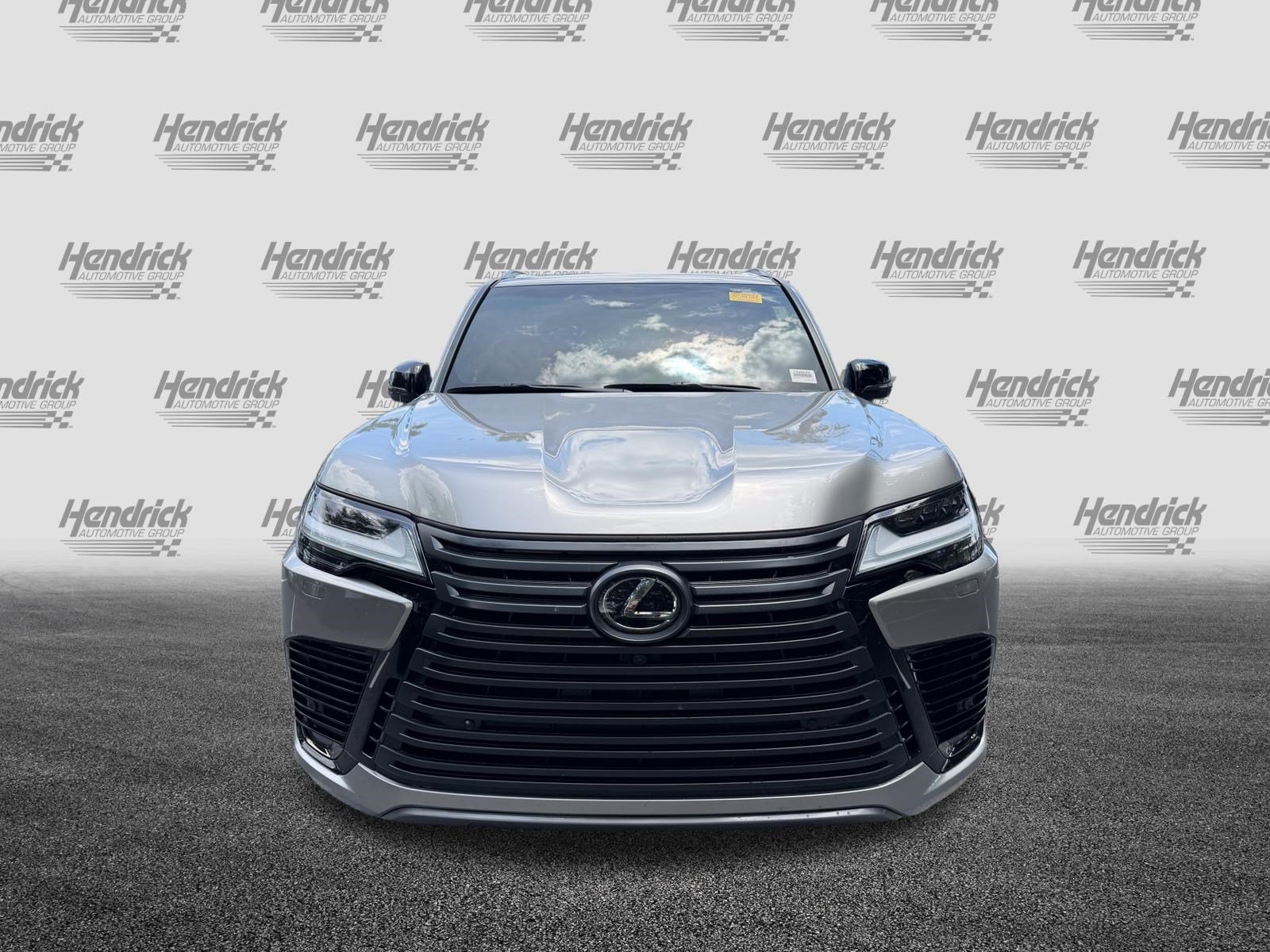 Used 2023 Lexus LX 600 4WD w/ Appearance Package image 3