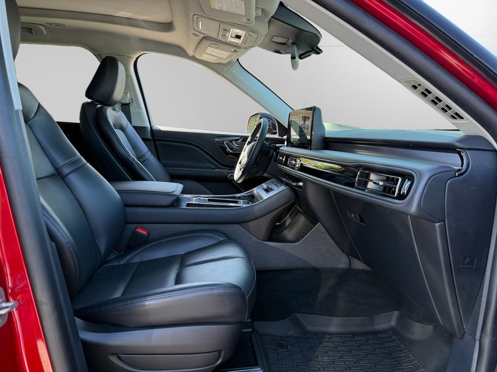 Used 2025 Lincoln Aviator 2WD image 15