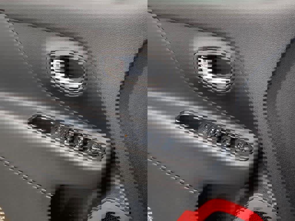 Used 2018 Jeep Renegade Trailhawk image 22