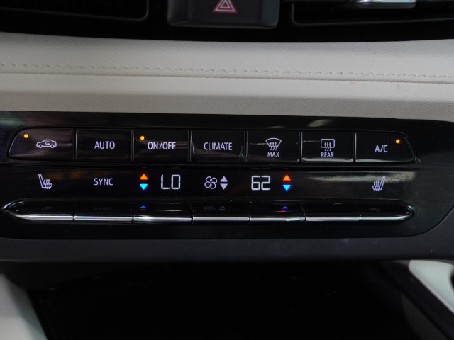 Used 2023 Buick Envision Preferred AWD/4WD image 25
