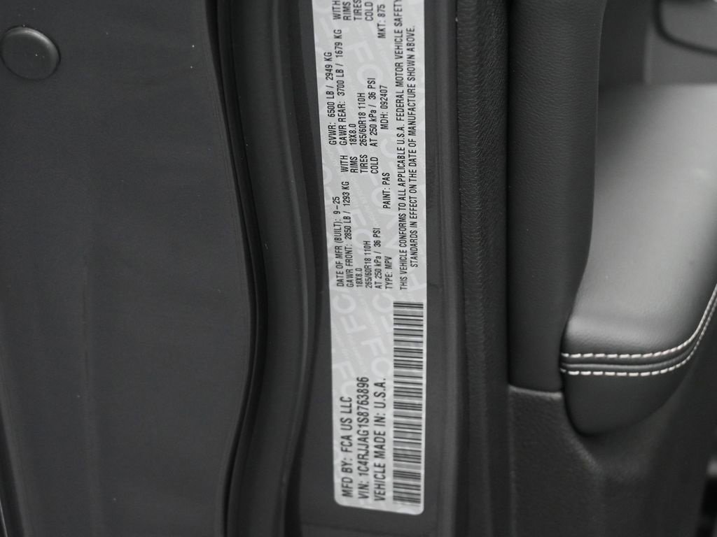 New 2025 Jeep Grand Cherokee L Laredo w/ Luxury Tech Group I image 19