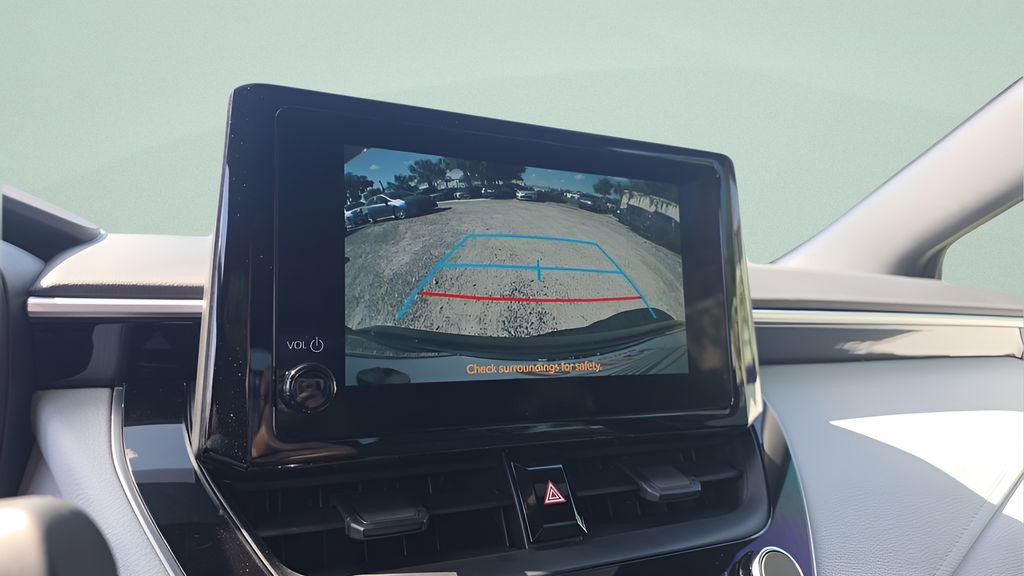 Used 2025 Toyota Corolla SE FWD image 14