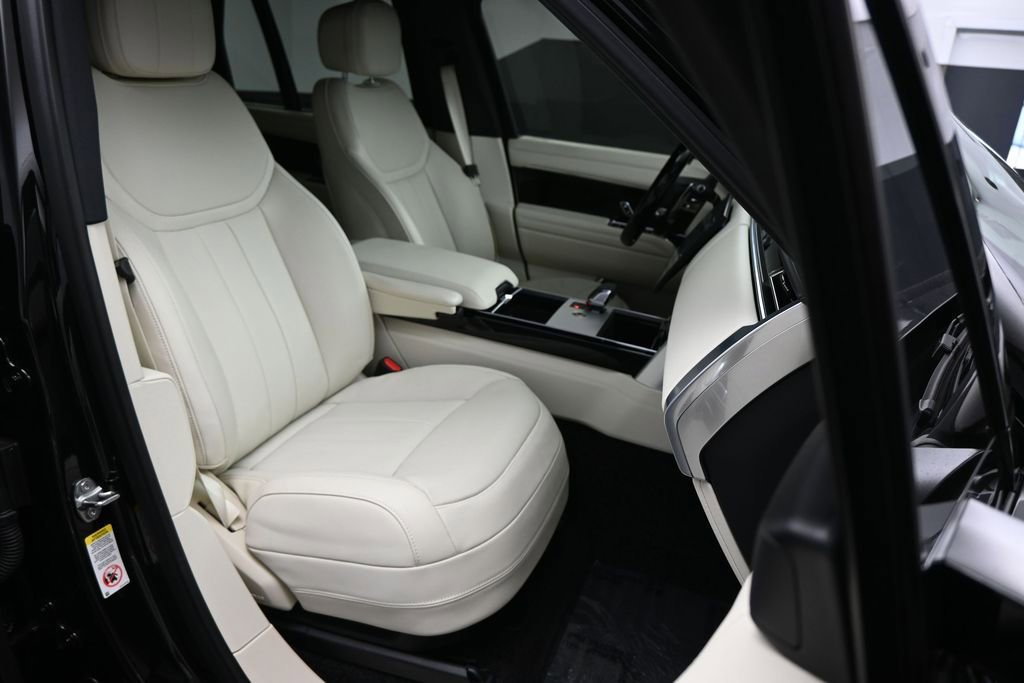 Used 2024 Land Rover Range Rover SE AWD/4WD image 11