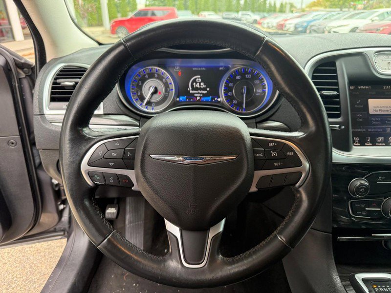Used 2016 Chrysler 300 Limited RWD image 19