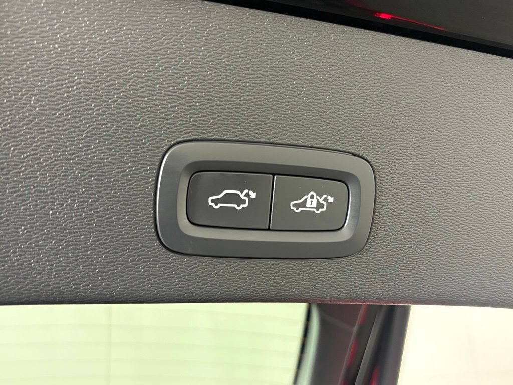 Used 2023 Volvo C40 P8 Recharge Plus AWD/4WD image 37