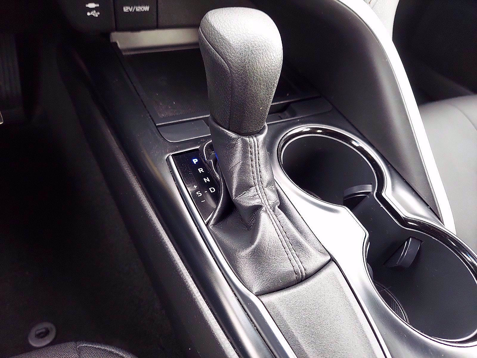 Certified 2019 Toyota Camry LE image 15