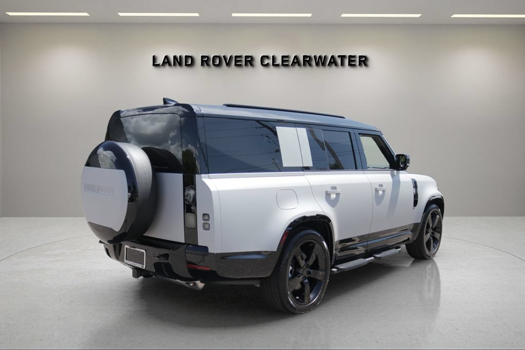 Used 2026 Land Rover Defender 130 X-Dynamic SE AWD/4WD image 5