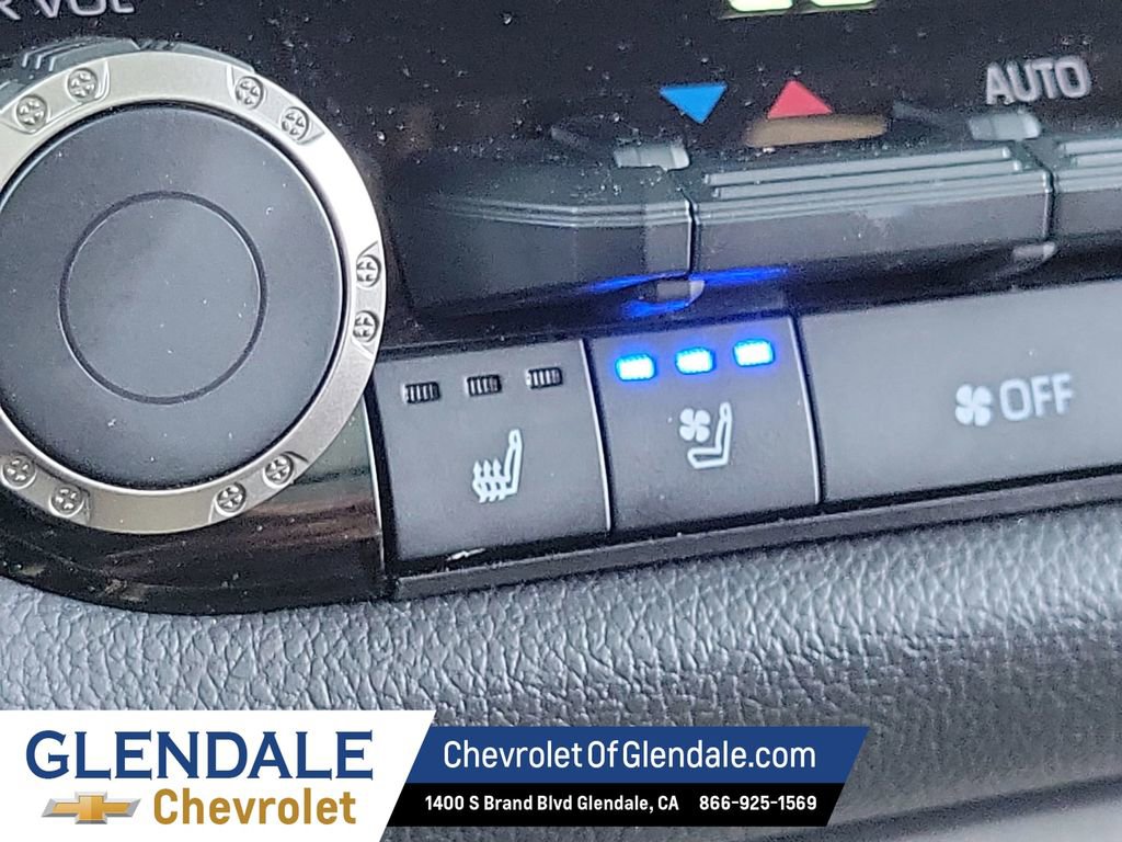 Used 2025 Toyota Tundra Limited AWD/4WD image 31