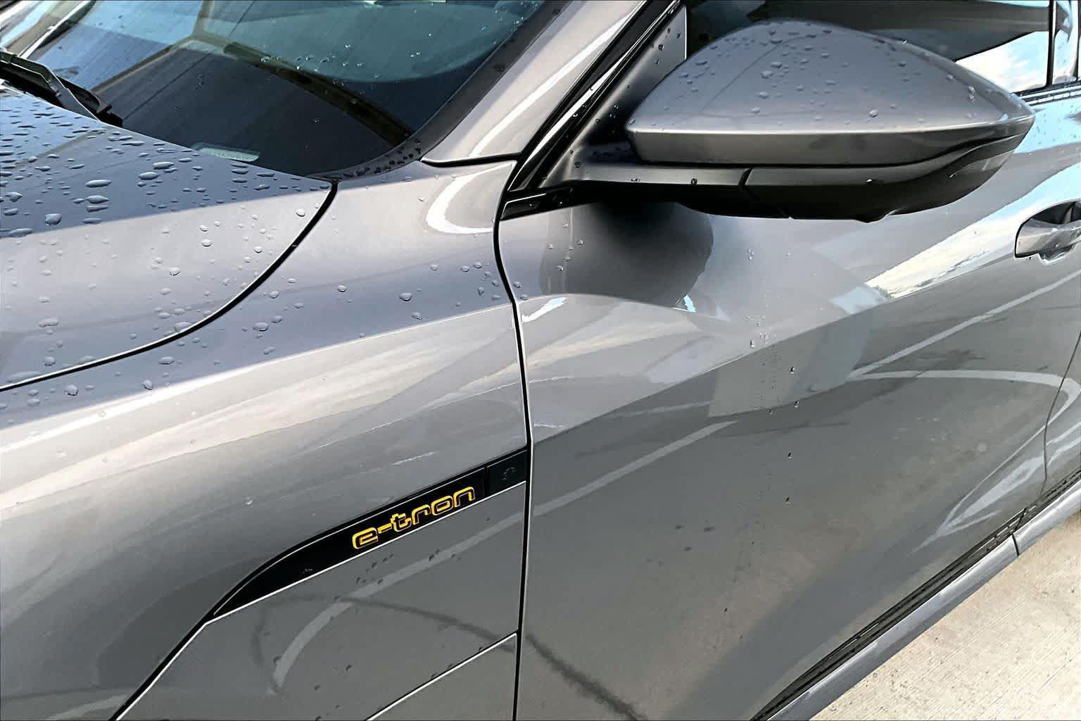 Used 2023 Audi e-tron Premium Plus w/ Premium Plus Package AWD/4WD image 50