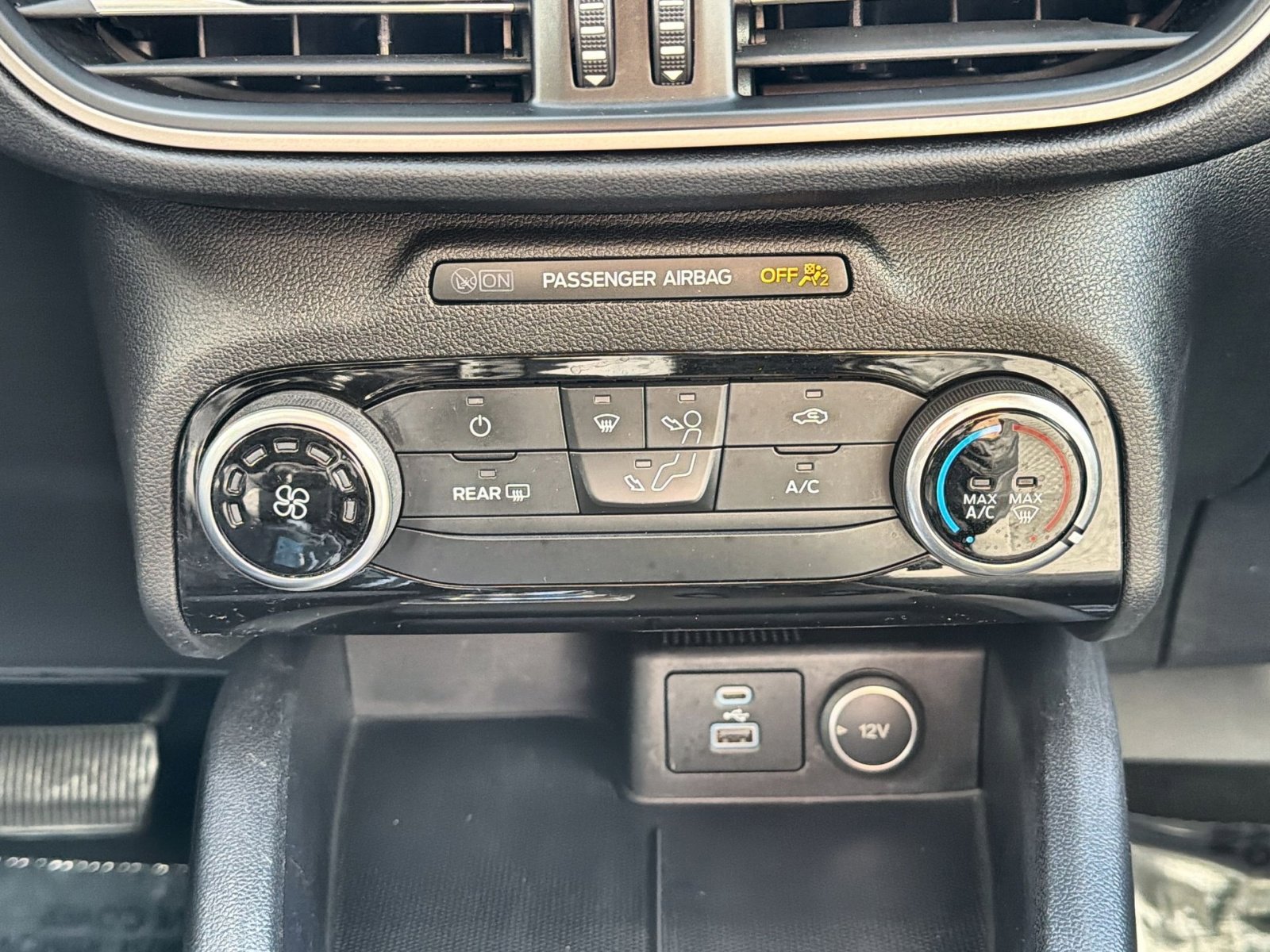 Used 2021 Ford Escape SE image 20