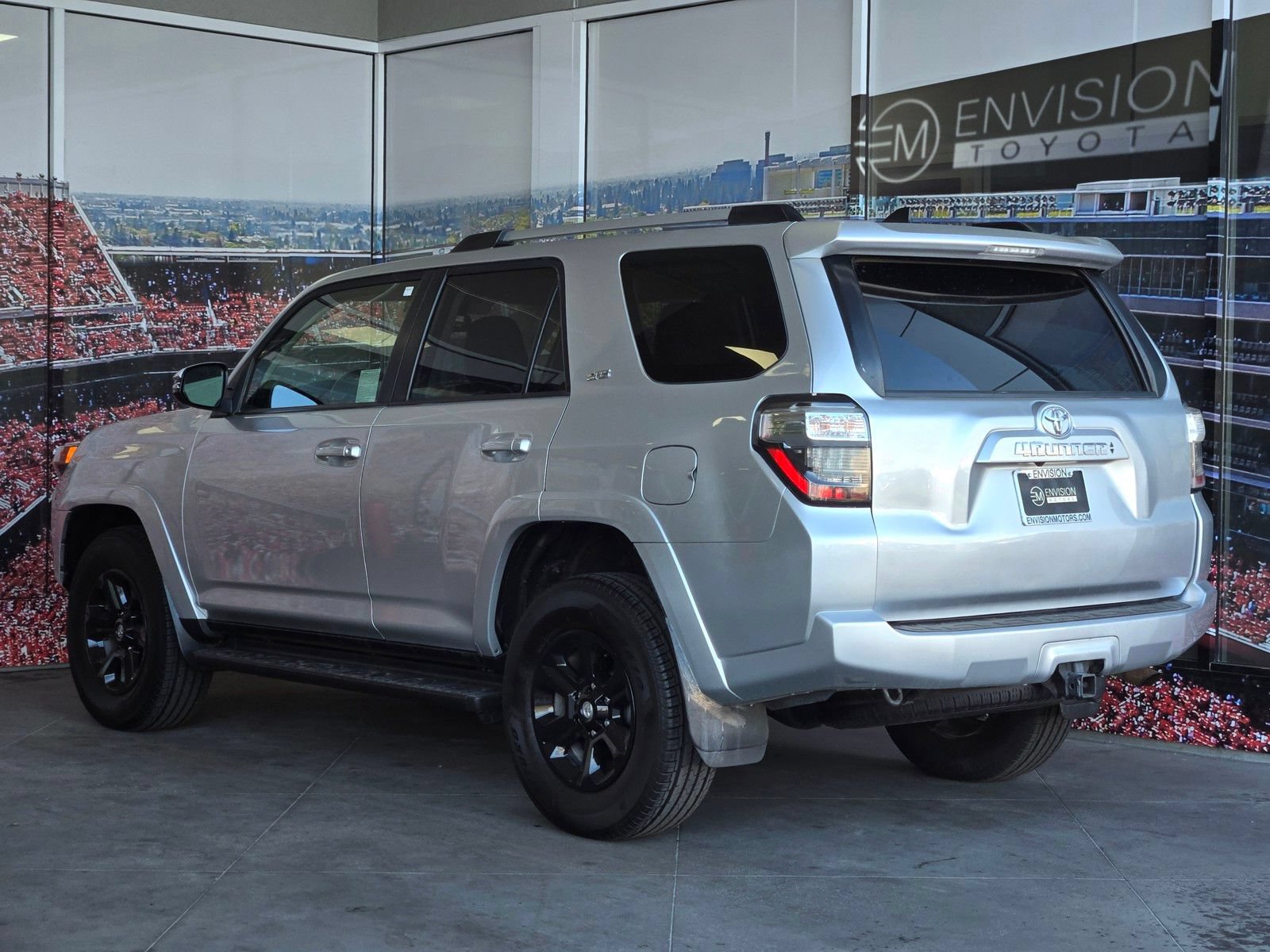 Used 2022 Toyota 4Runner SR5 Premium AWD/4WD image 5