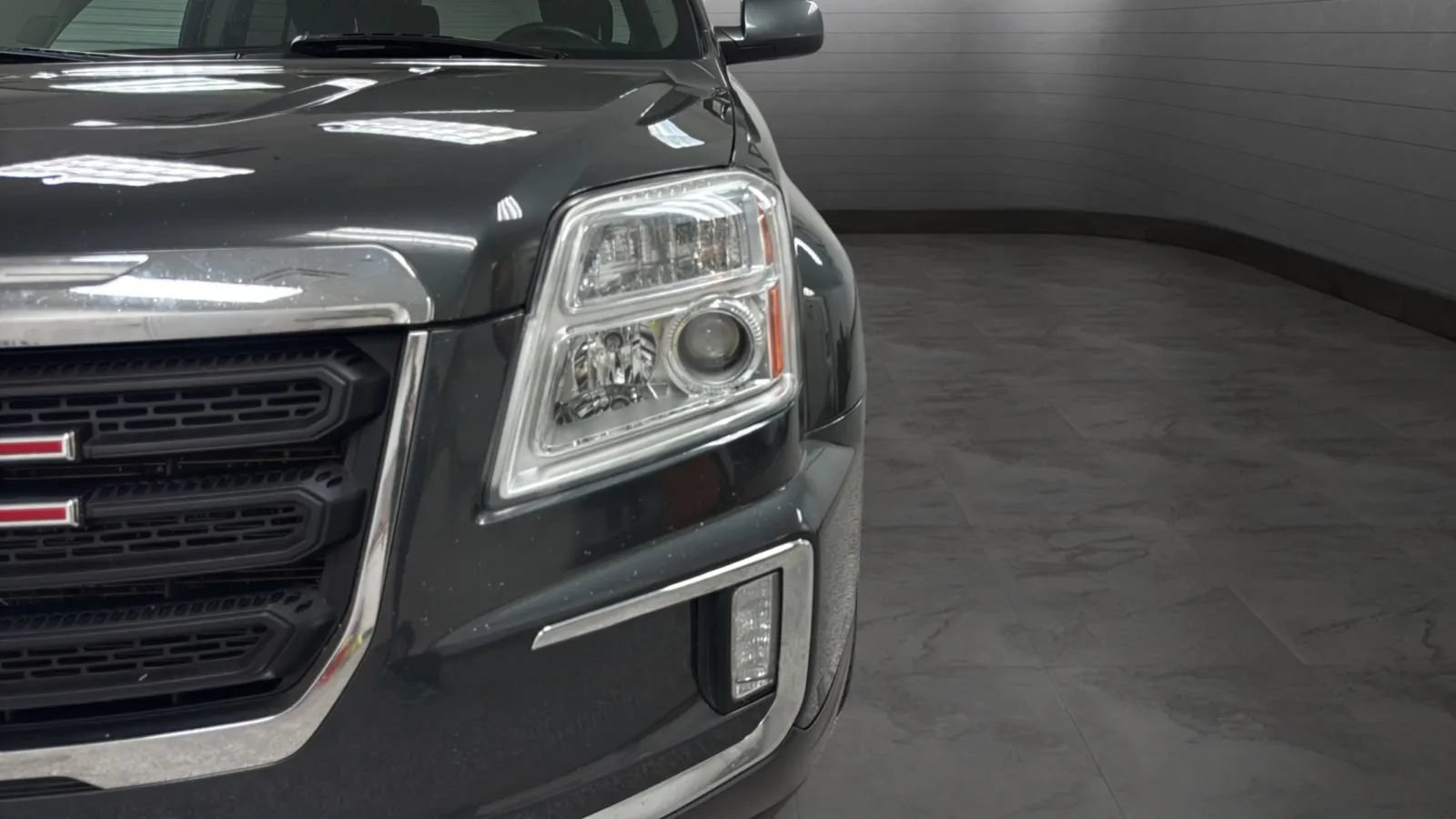 Used 2017 GMC Terrain SLE w/ Convenience Package FWD image 32