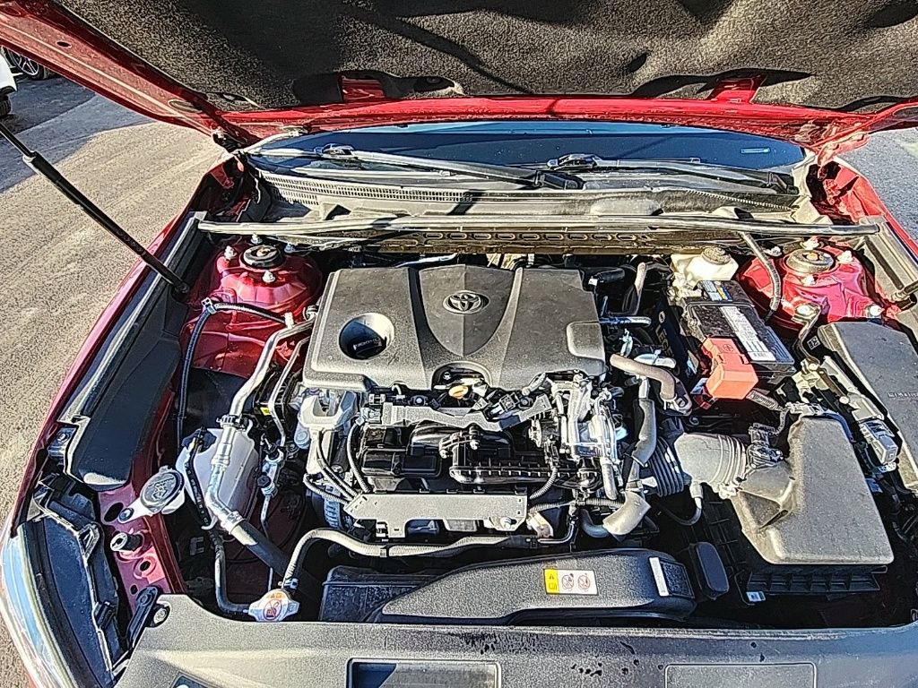 Used 2019 Toyota Camry XLE image 11