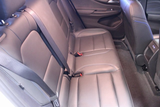 Used 2025 Buick Envista Sport Touring image 9