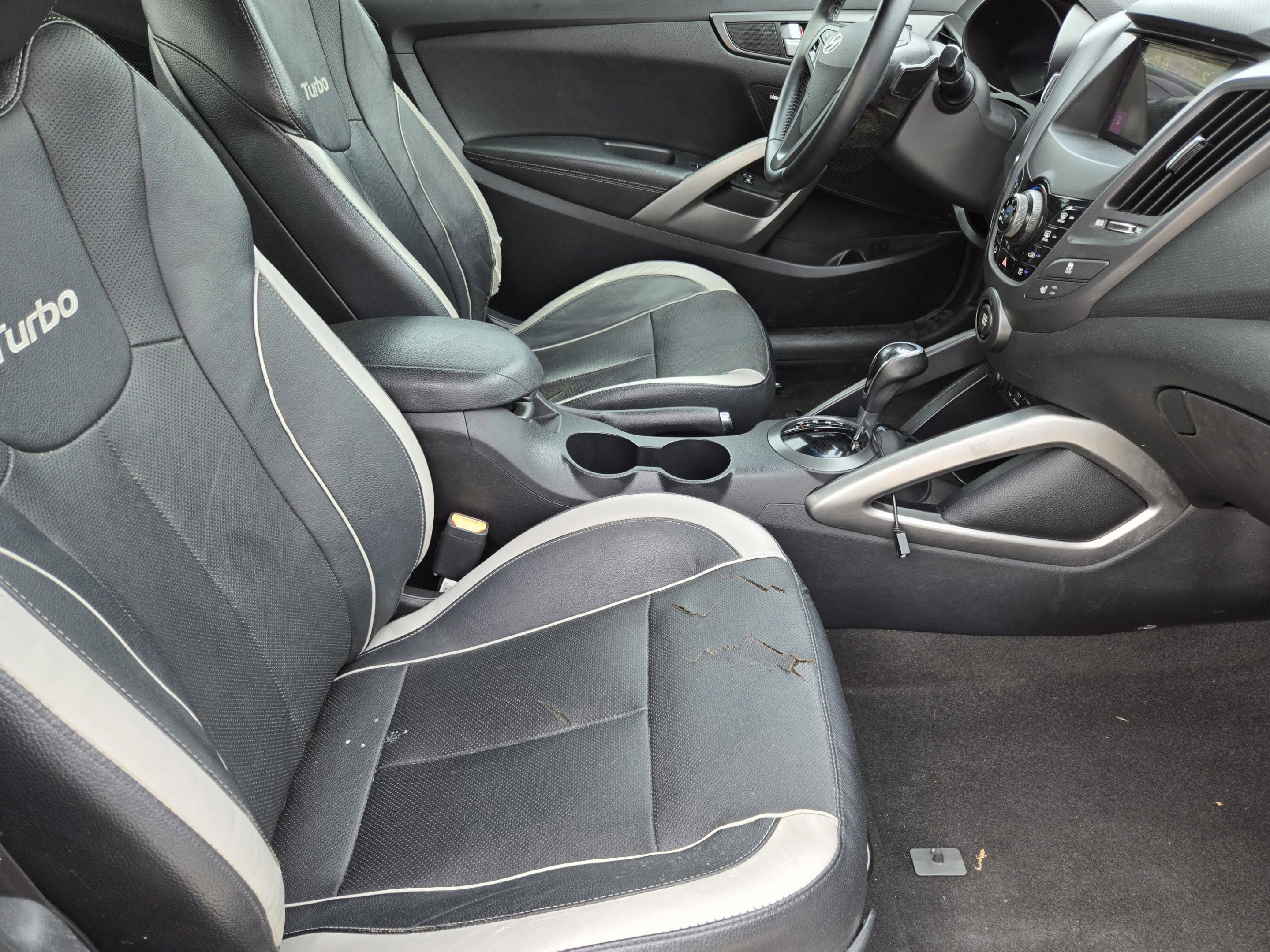 Used 2015 Hyundai Veloster Turbo FWD image 27