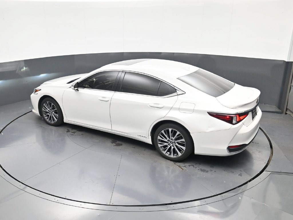Used 2019 Lexus ES 300h w/ Premium Package FWD image 31