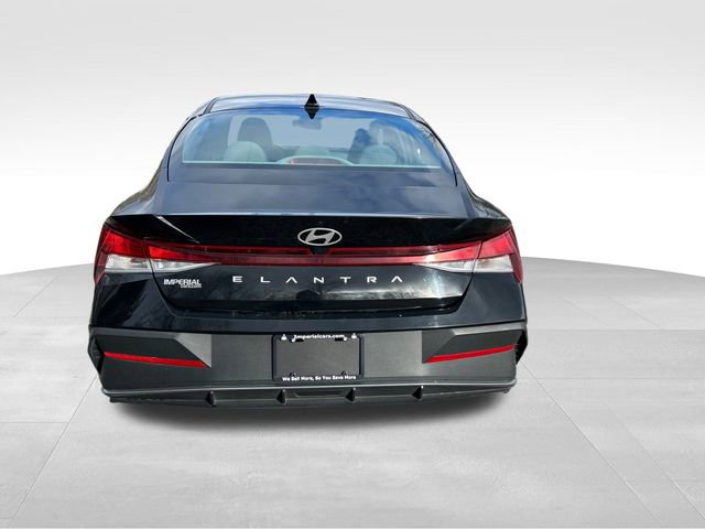 Used 2024 Hyundai Elantra SEL image 7