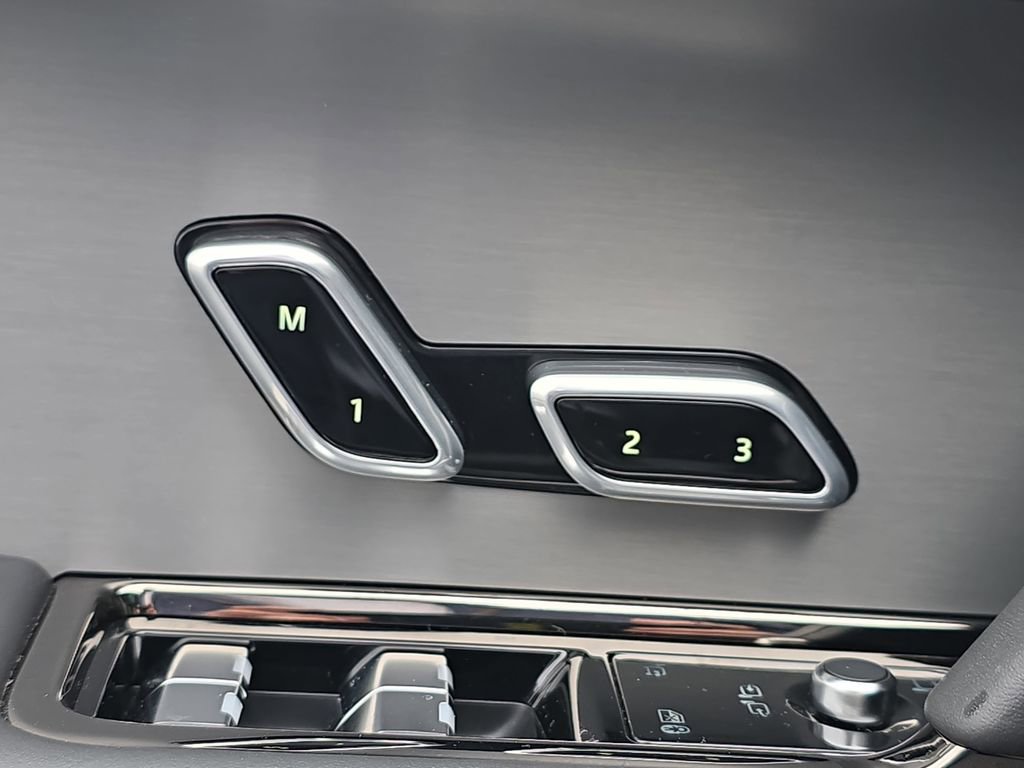 Used 2025 Land Rover Range Rover Sport SE image 33