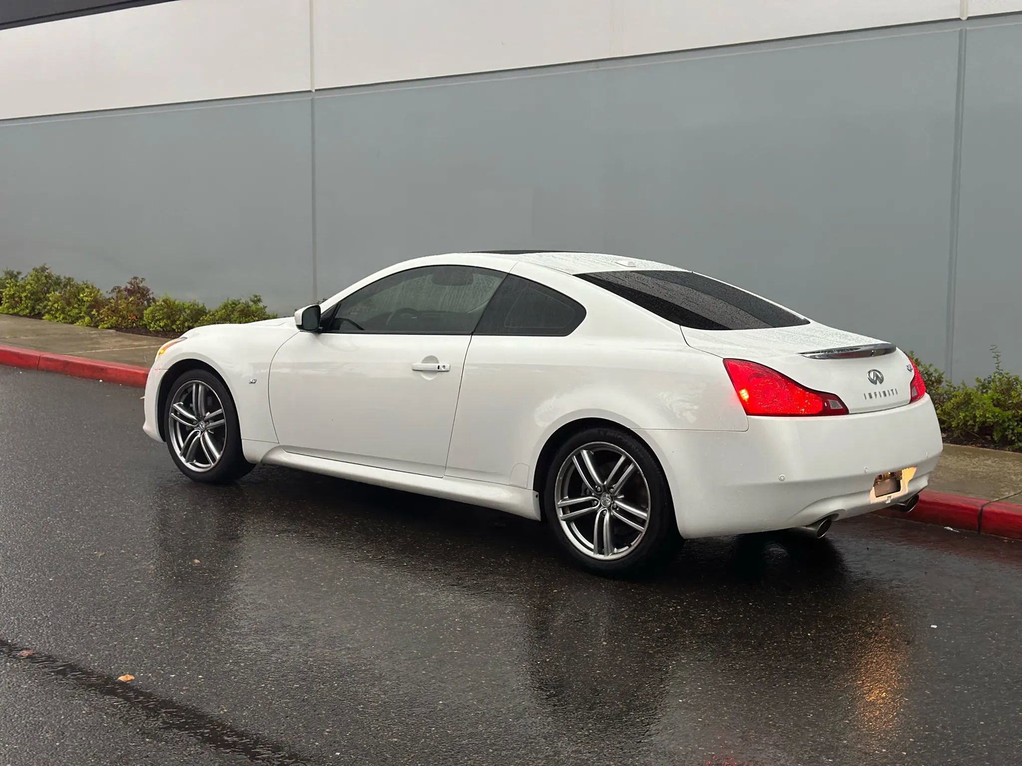 Used 2014 INFINITI Q60 Journey w/ Premium Package image 3