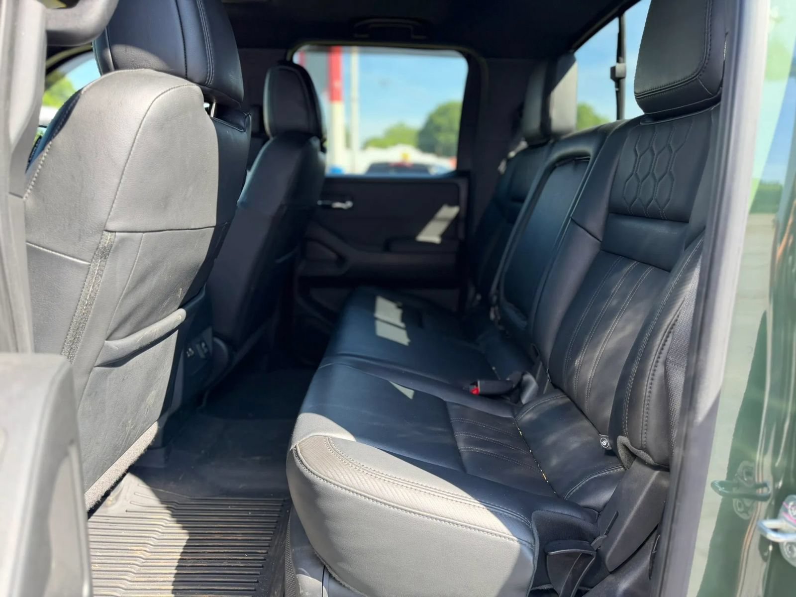 Used 2022 Nissan Frontier PRO-4X w/ Pro-4X Premium Package AWD/4WD image 11
