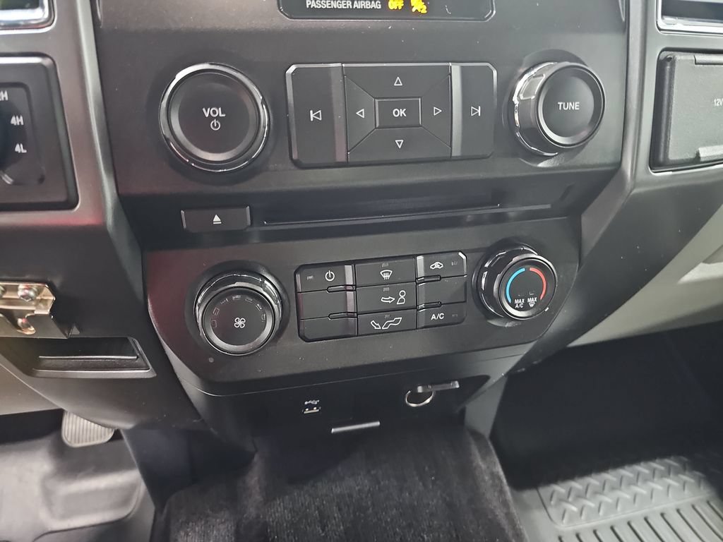 Used 2016 Ford F150 XLT AWD/4WD image 20