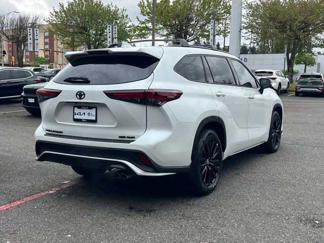 Used 2024 Toyota Highlander XSE AWD/4WD image 5