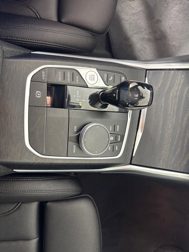 Used 2021 BMW 330i Sedan w/ M Sport Package image 22