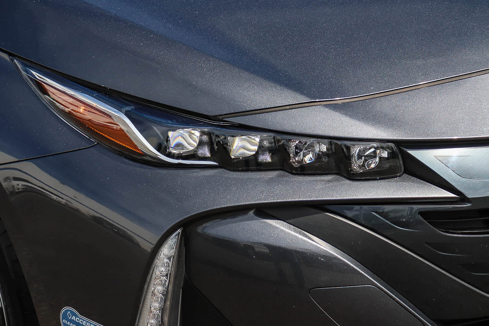 Used 2021 Toyota Prius Prime XLE image 4