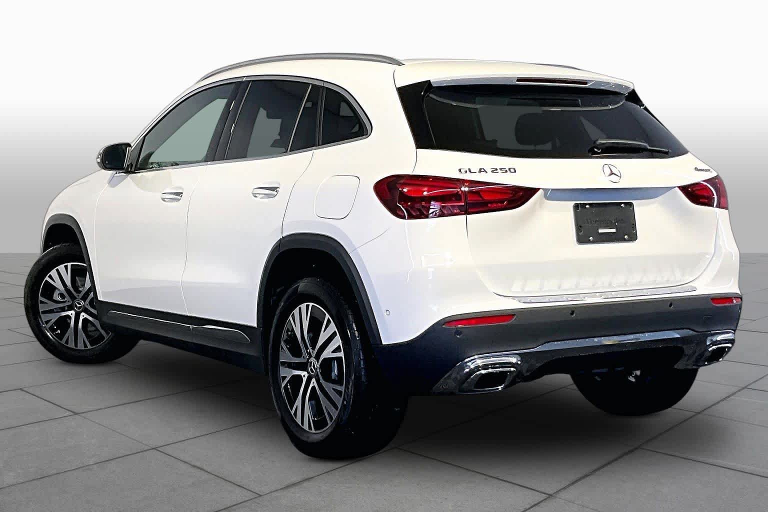 New 2026 Mercedes-Benz GLA 250 4MATIC image 3