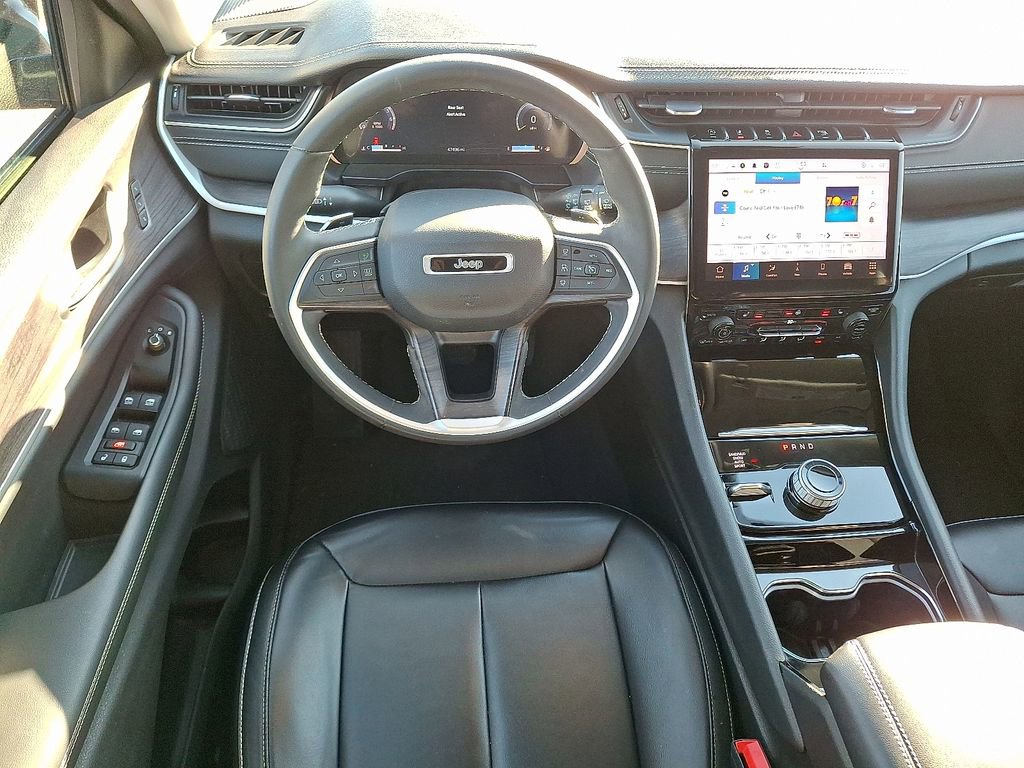 Used 2023 Jeep Grand Cherokee L Limited w/ Trailer Tow Group (B) image 2