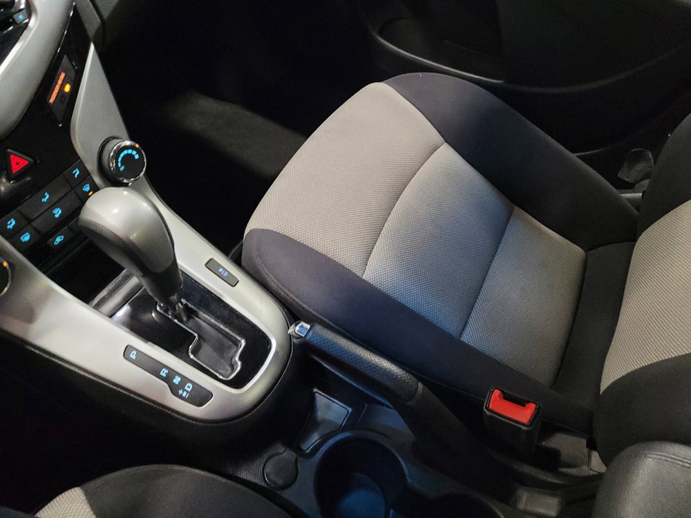 Used 2014 Chevrolet Cruze LS image 26