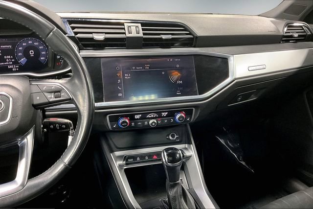 Used 2019 Audi Q3 2.0T Premium image 11