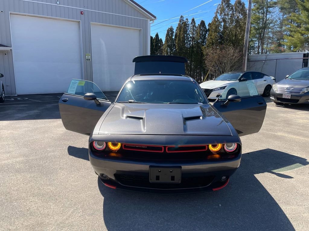 Used 2015 Dodge Challenger SXT w/ Sound Group image 29