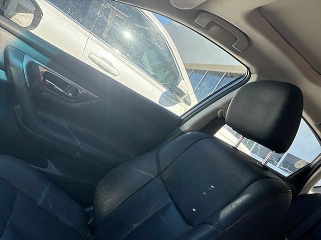 Used 2015 Nissan Altima 2.5 SL w/ Technology Package FWD image 16