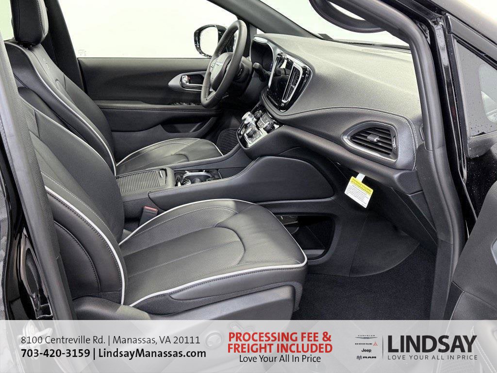 New 2026 Chrysler Pacifica Limited w/ S Appearance Package AWD/4WD image 10