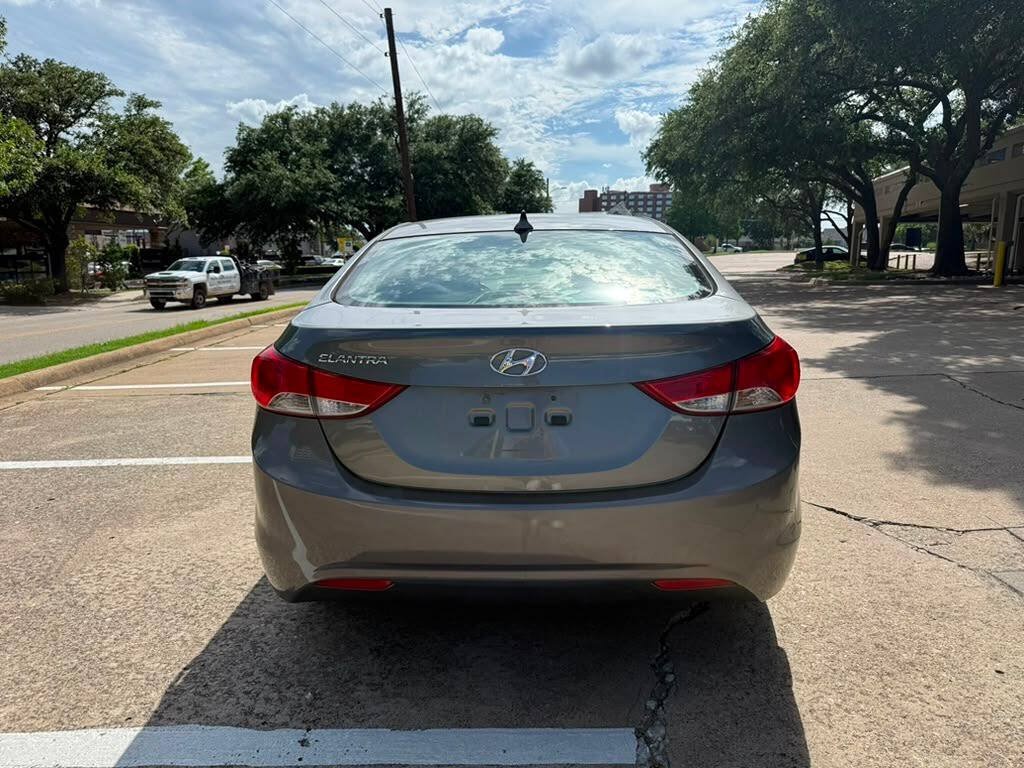 Used 2013 Hyundai Elantra GLS w/ Preferred Pkg FWD image 5