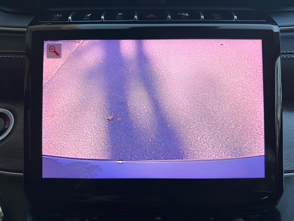 Used 2023 Jeep Grand Cherokee Limited w/ Black Appearance Package image 40