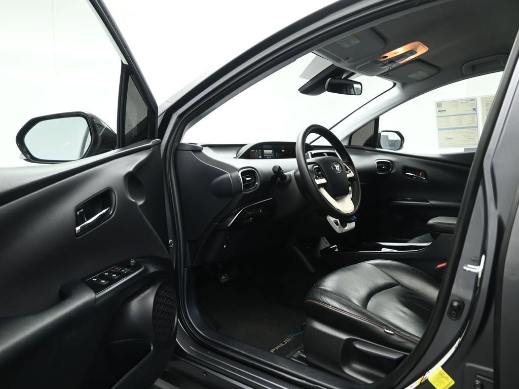 Used 2018 Toyota Prius Prime Plus image 8