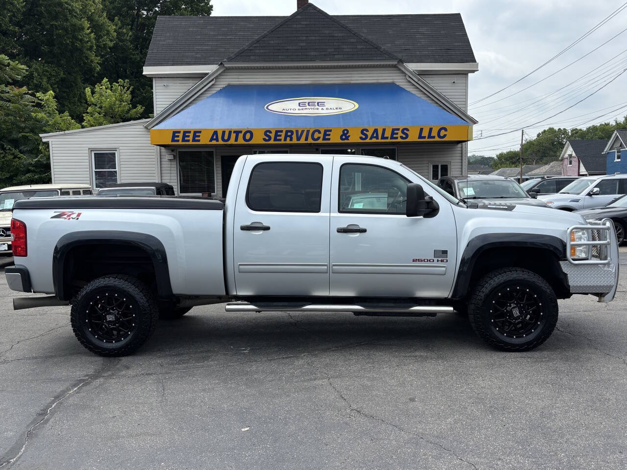 Used 2012 Chevrolet Silverado 2500 LTZ w/ LTZ Plus Package AWD/4WD image 1