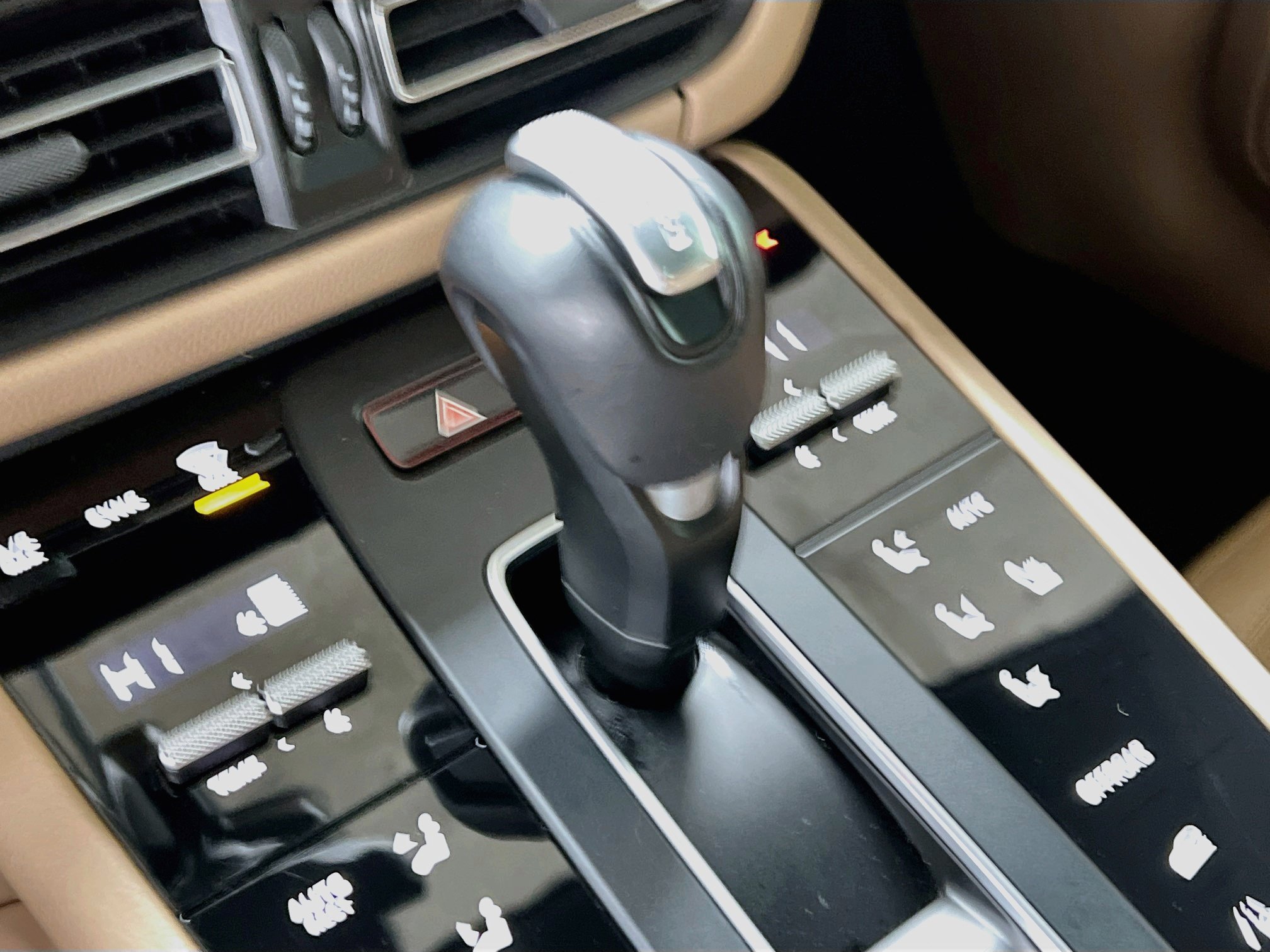Certified 2023 Porsche Macan S AWD/4WD image 19
