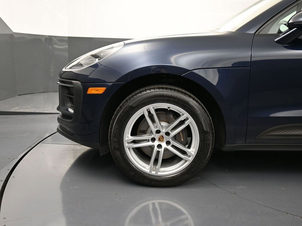 Certified 2023 Porsche Macan Turbo image 12