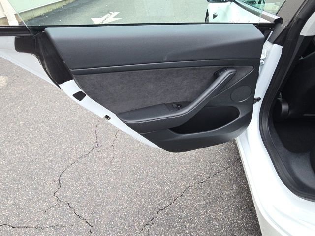 Used 2023 Tesla Model 3 Standard Range image 19